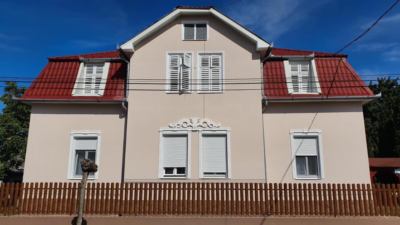 Villa Napsugar บาลาตอนแลลเล ภายนอก รูปภาพ