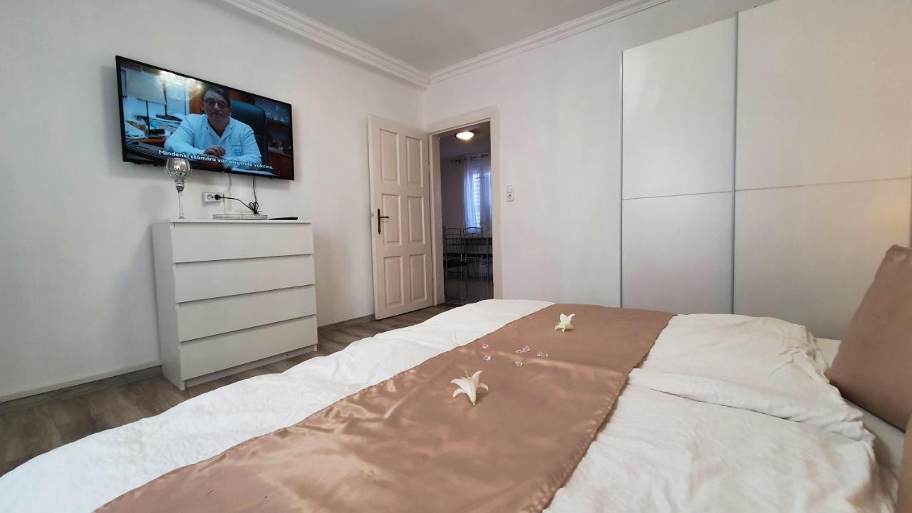 Villa Napsugar บาลาตอนแลลเล ภายนอก รูปภาพ